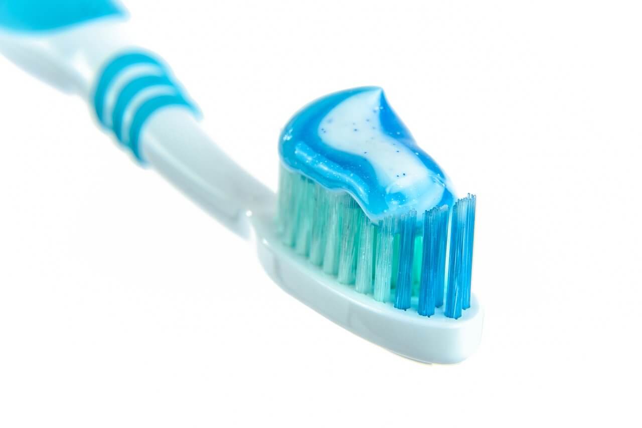 Jaka biała pasta do zębów powinna pojawić się w domu